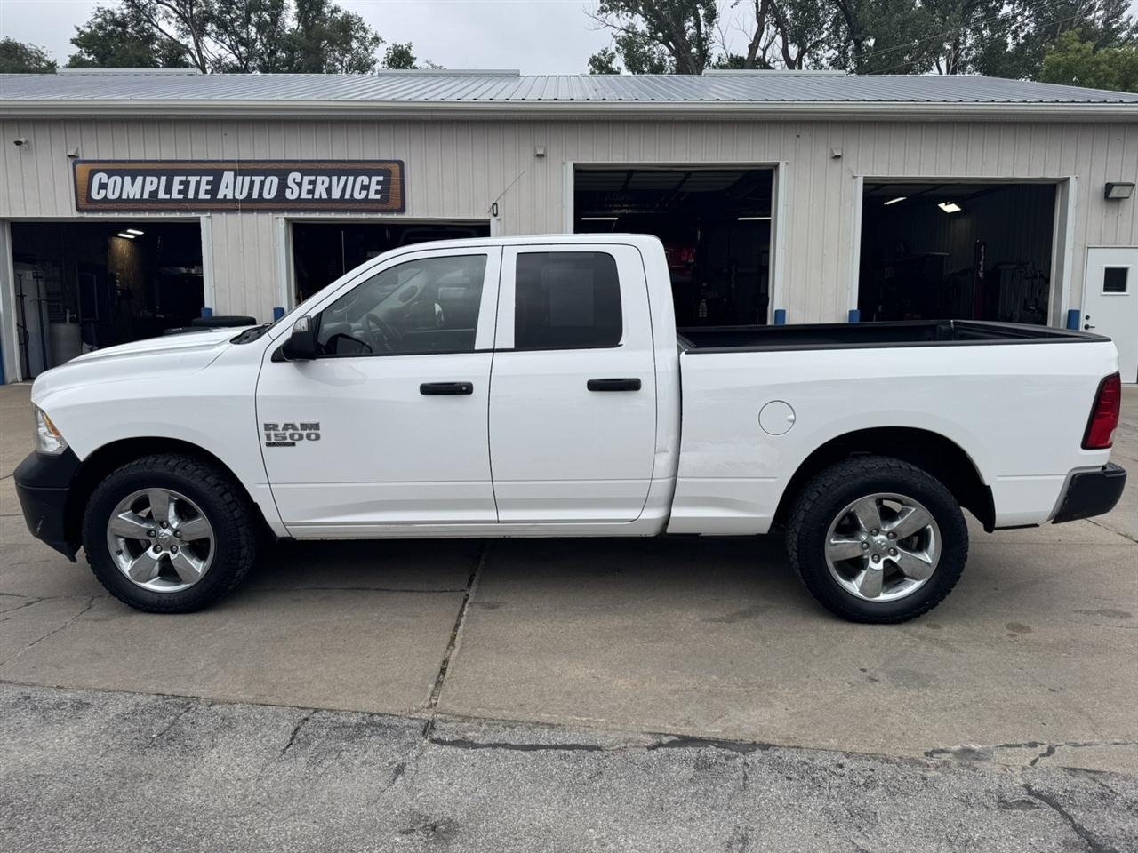 RAM 1500 Classic Tradesman Quad Cab 4WD 2019