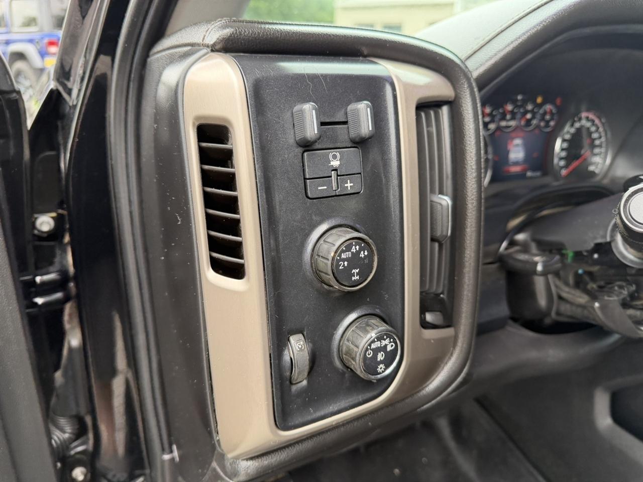 GMC Sierra 1500 Denali Crew Cab 4WD 2014