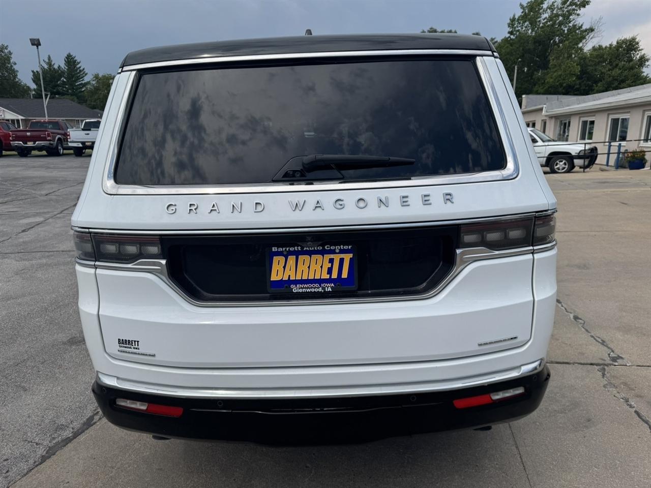 Jeep Grand Wagoneer Series II 4WD 2023