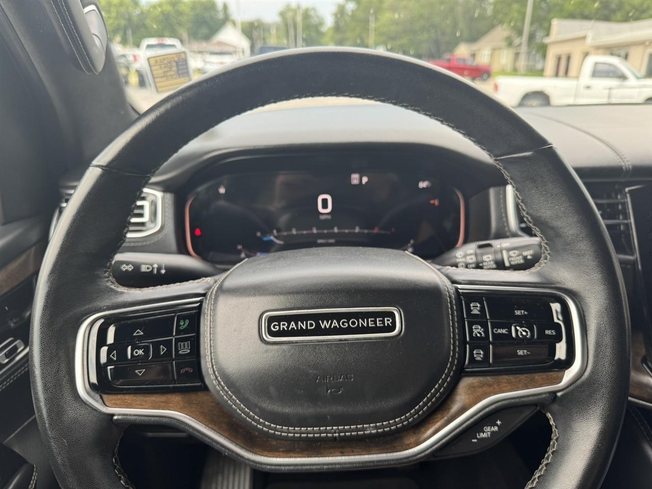 Jeep Grand Wagoneer Series II 4WD 2023