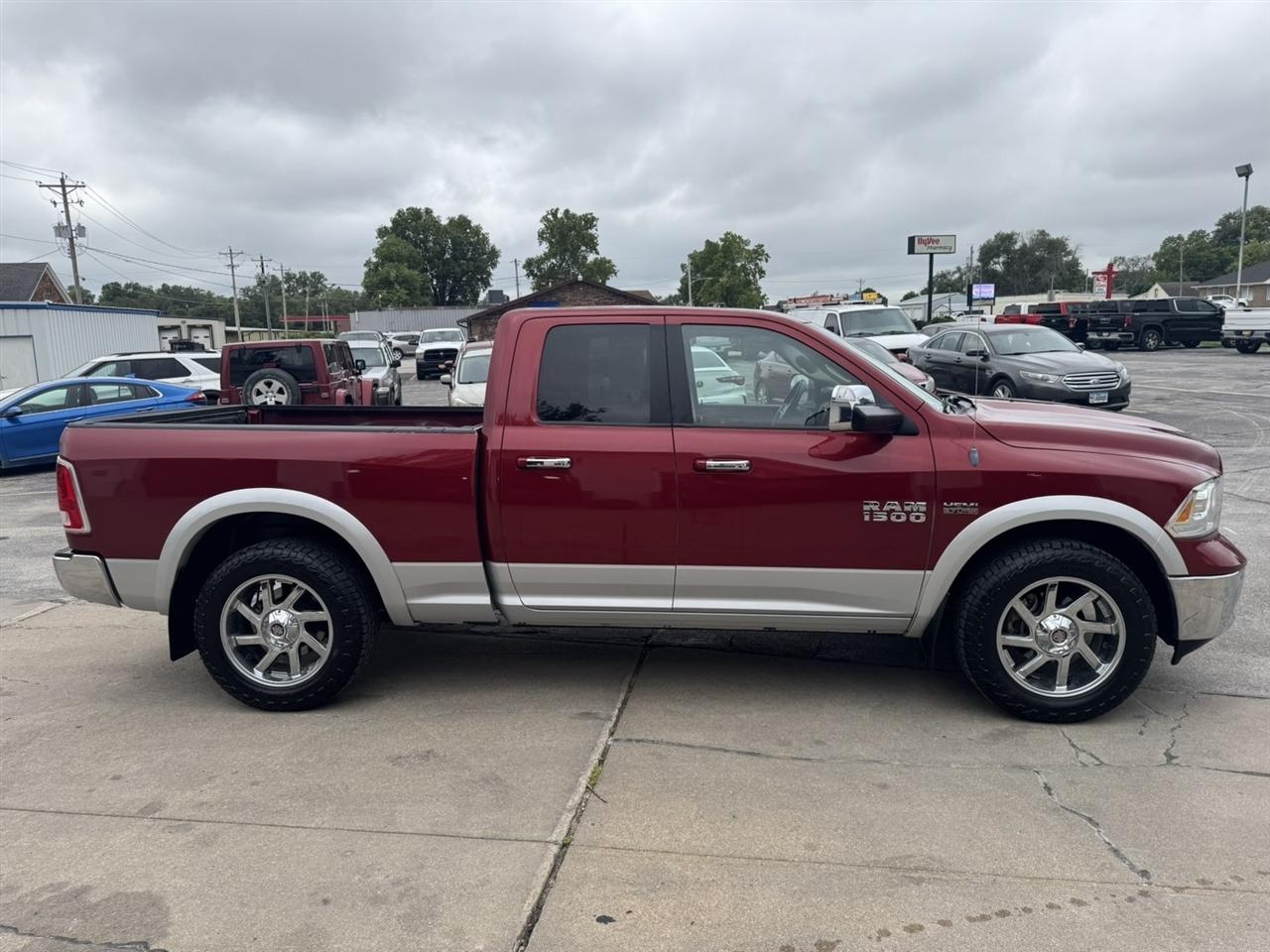 RAM 1500 Laramie Quad Cab 4WD 2014