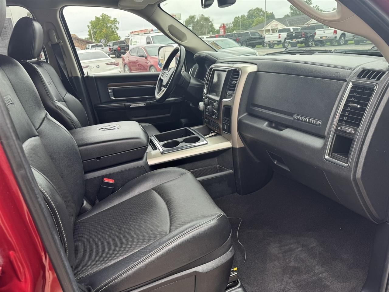 RAM 1500 Laramie Quad Cab 4WD 2014