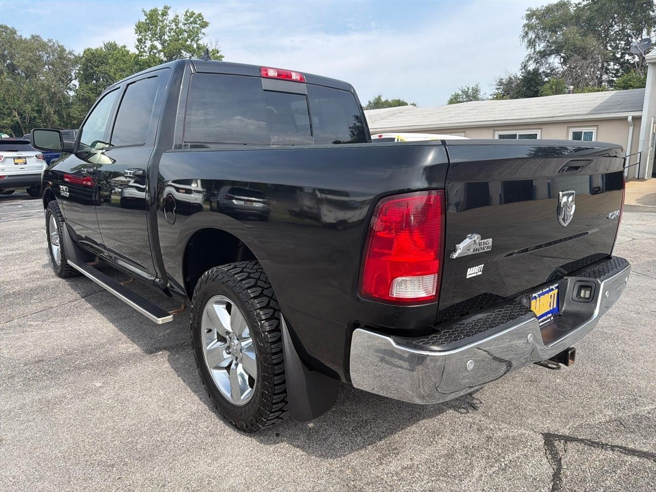 RAM 1500 SLT Crew Cab SWB 4WD 2017