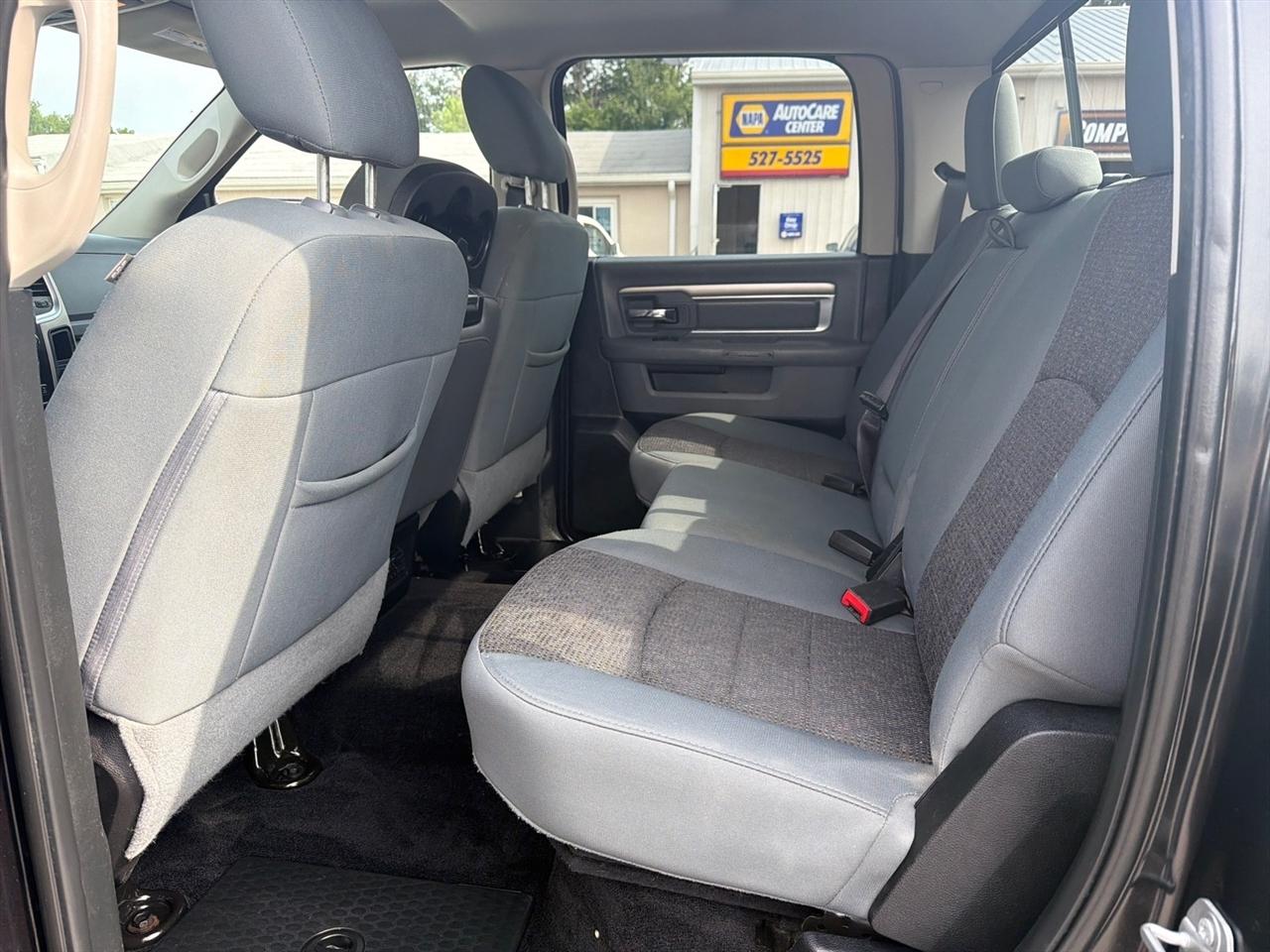 RAM 1500 SLT Crew Cab SWB 4WD 2017