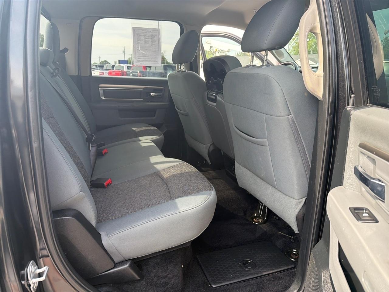 RAM 1500 SLT Crew Cab SWB 4WD 2017