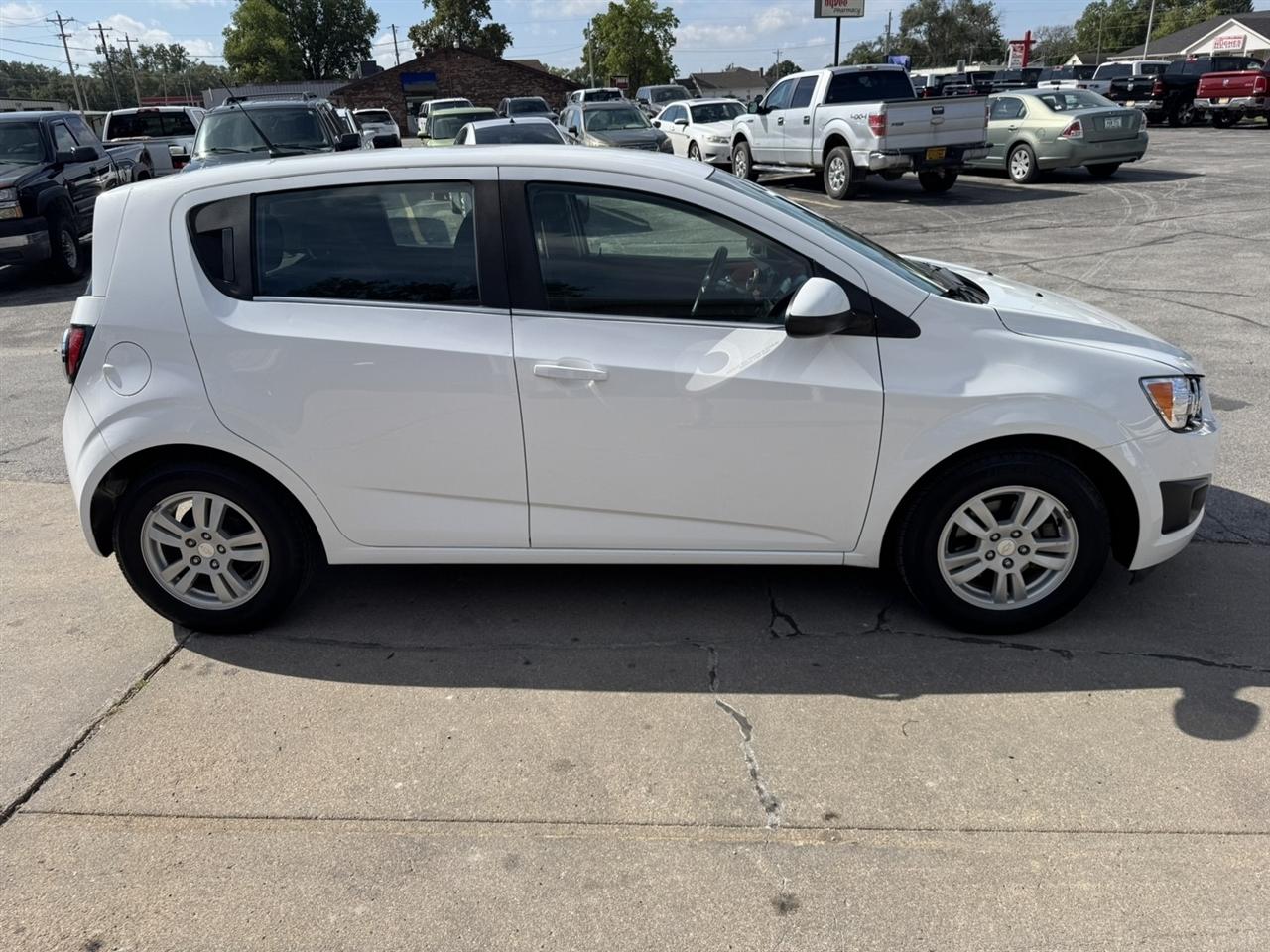 Chevrolet Sonic LT Auto 5-Door 2013