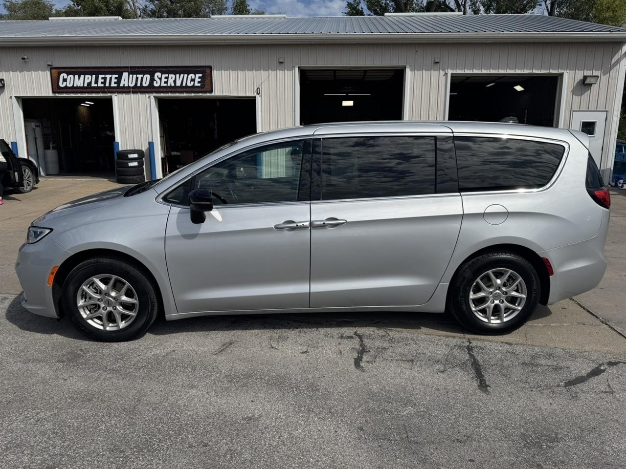 2024 Chrysler Pacifica Touring L