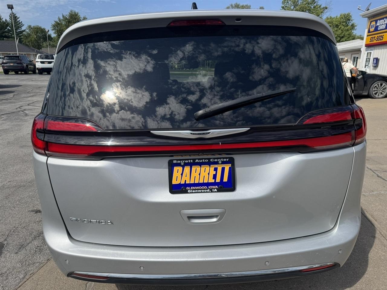 Chrysler Pacifica Touring L 2024