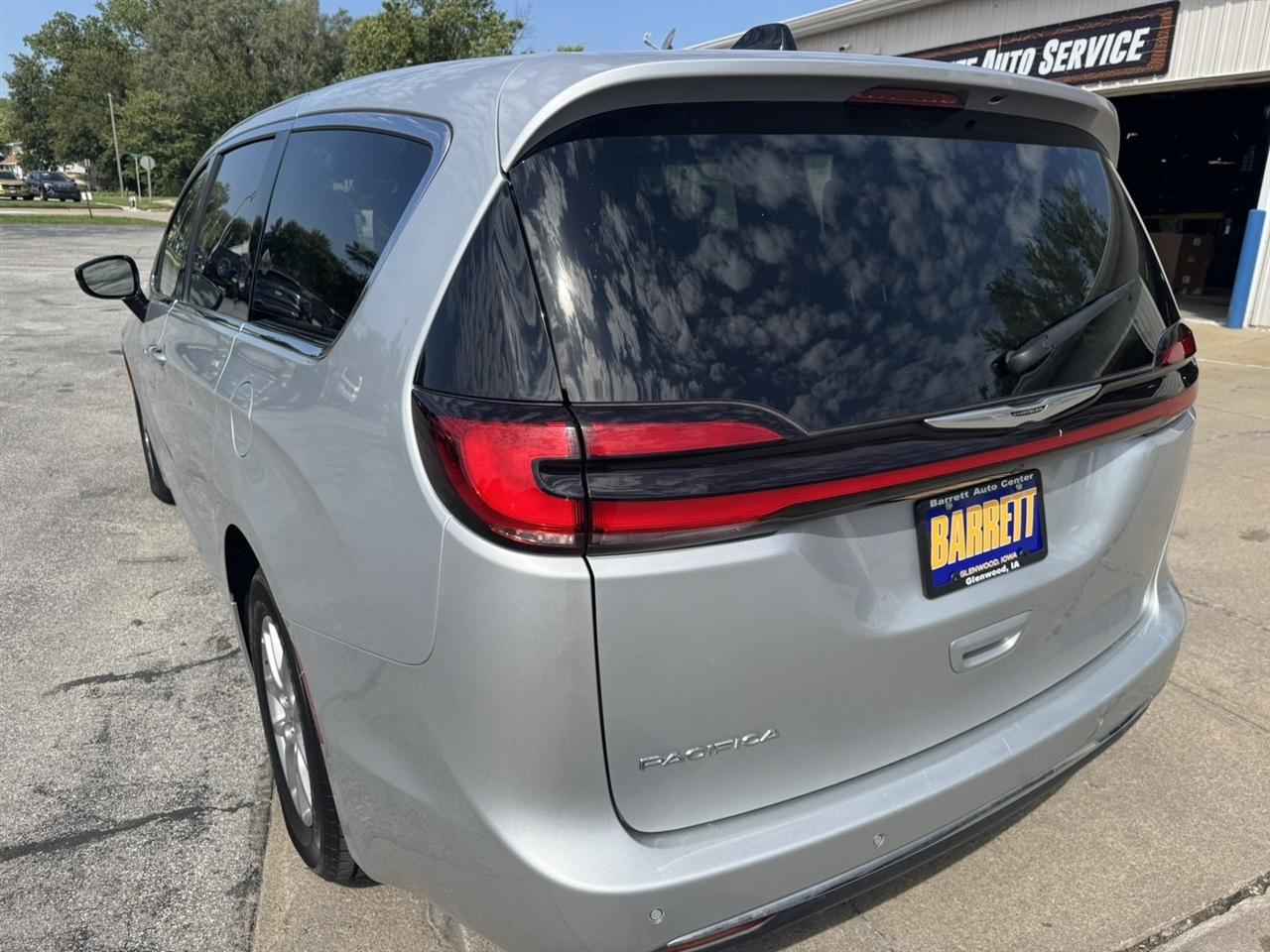 Chrysler Pacifica Touring L 2024