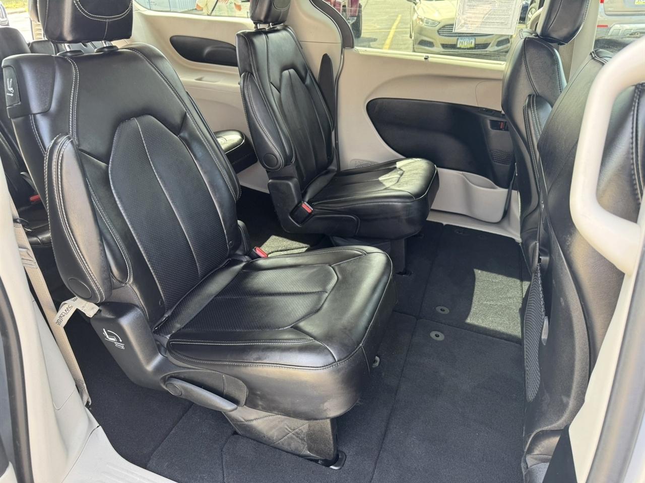Chrysler Pacifica Touring L 2024