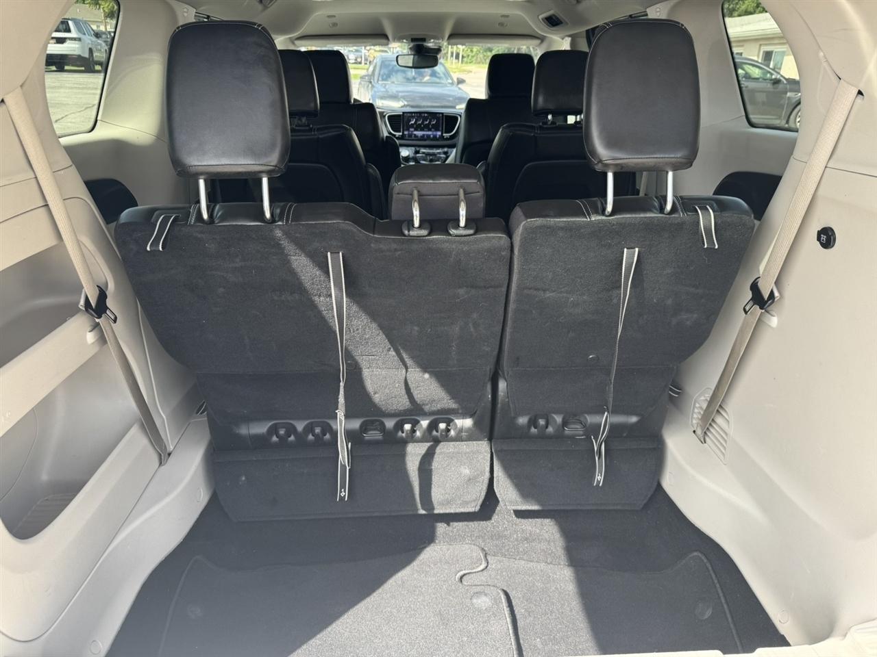 Chrysler Pacifica Touring L 2024