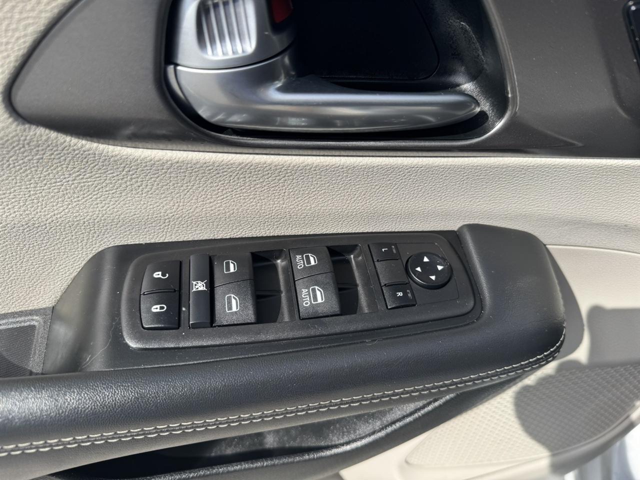 Chrysler Pacifica Touring L 2024