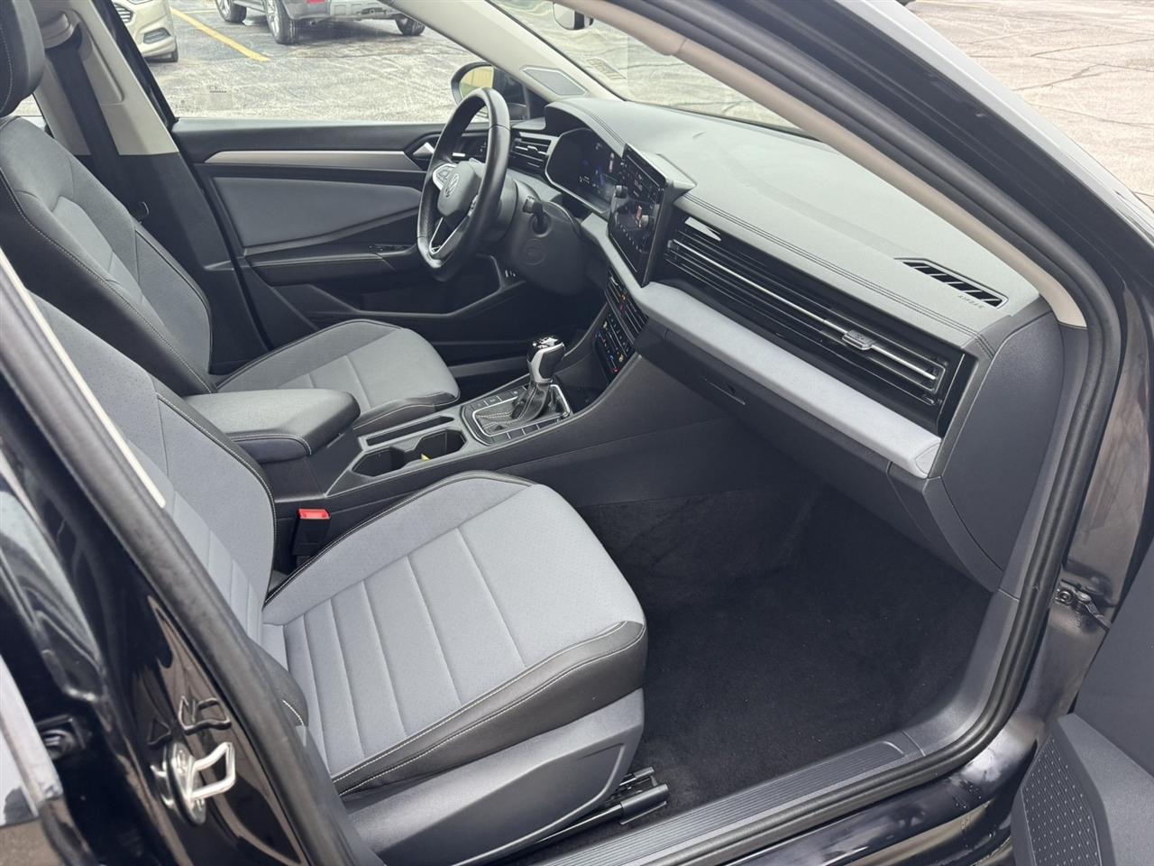 Volkswagen Jetta SE 2025