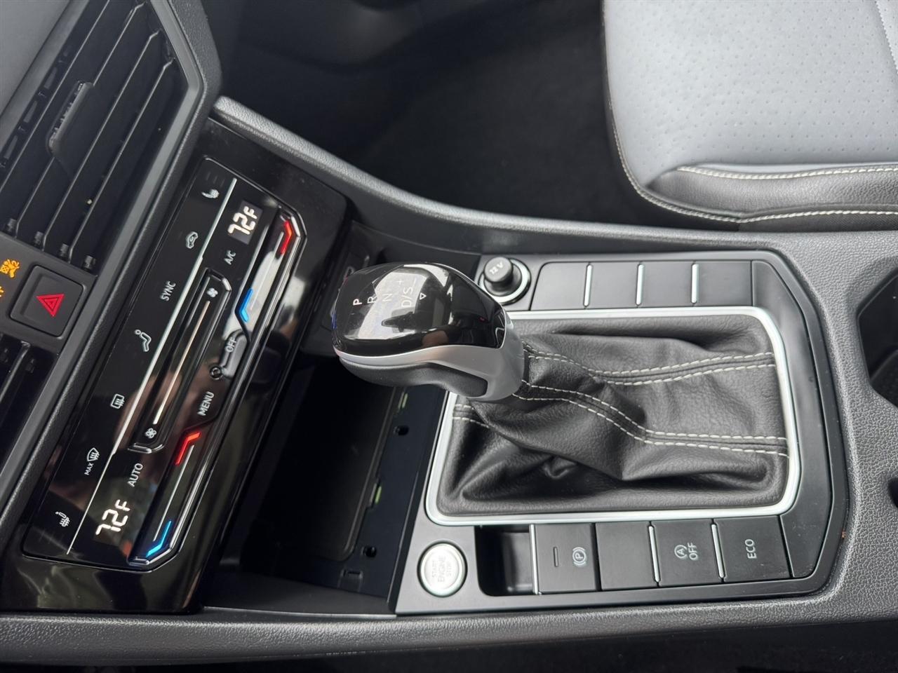 Volkswagen Jetta SE 2025