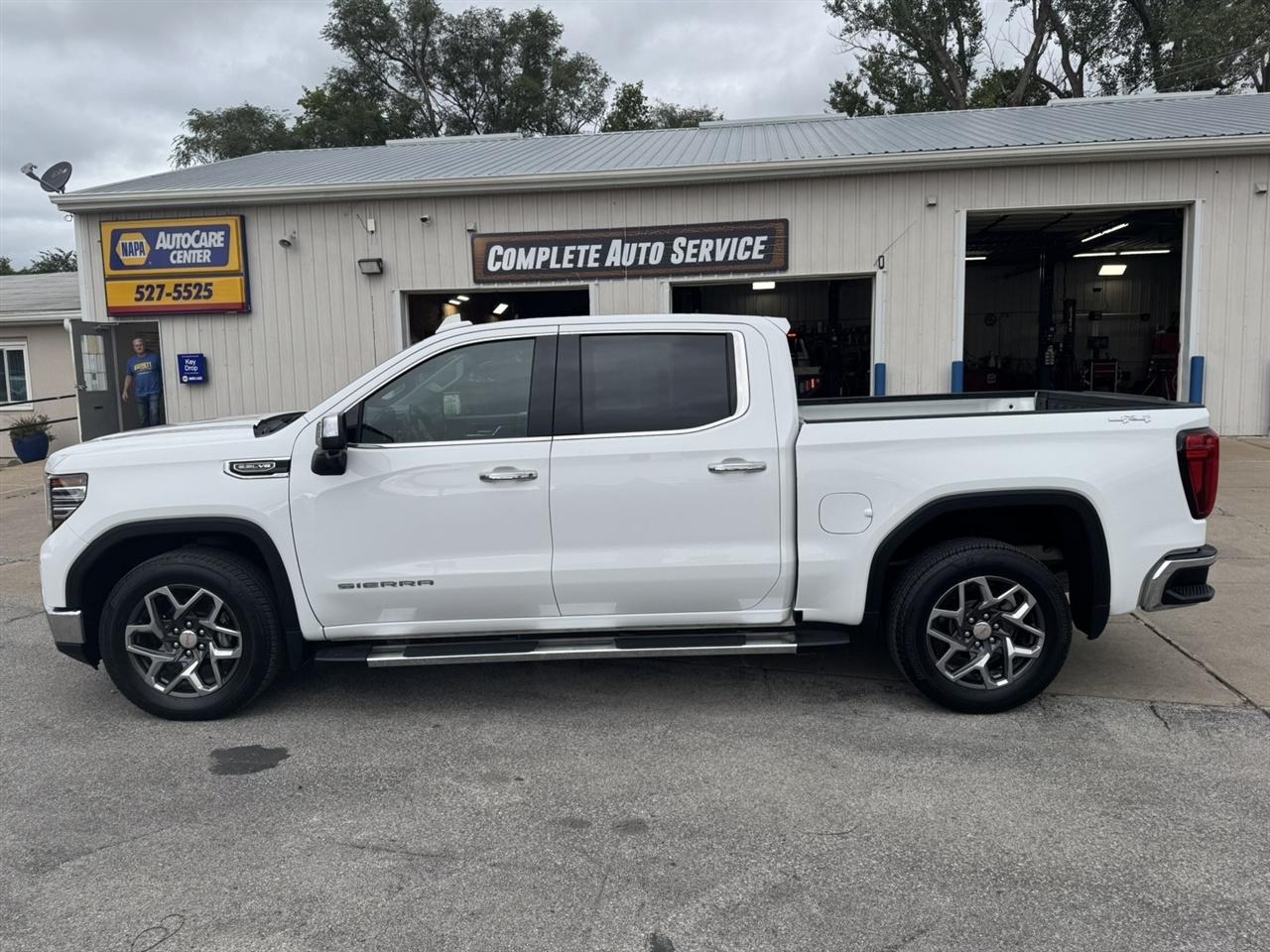 2024 GMC Sierra 1500 SLT Crew Cab 4WD