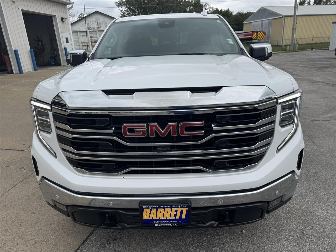 GMC Sierra 1500 SLT Crew Cab 4WD 2024