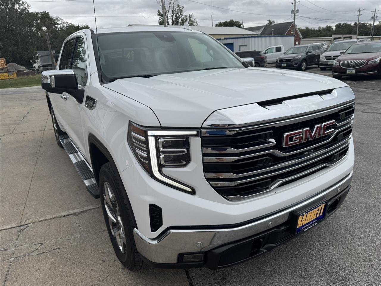 GMC Sierra 1500 SLT Crew Cab 4WD 2024