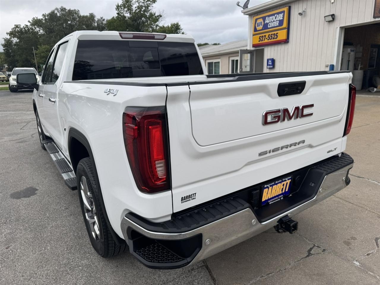GMC Sierra 1500 SLT Crew Cab 4WD 2024