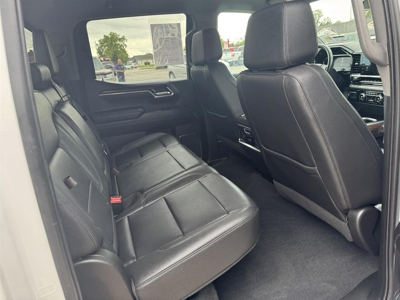 GMC Sierra 1500 SLT Crew Cab 4WD 2024
