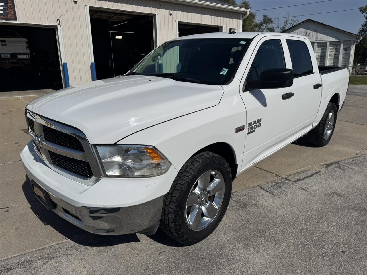 RAM 1500 Classic Tradesman Crew Cab SWB 4WD 2021