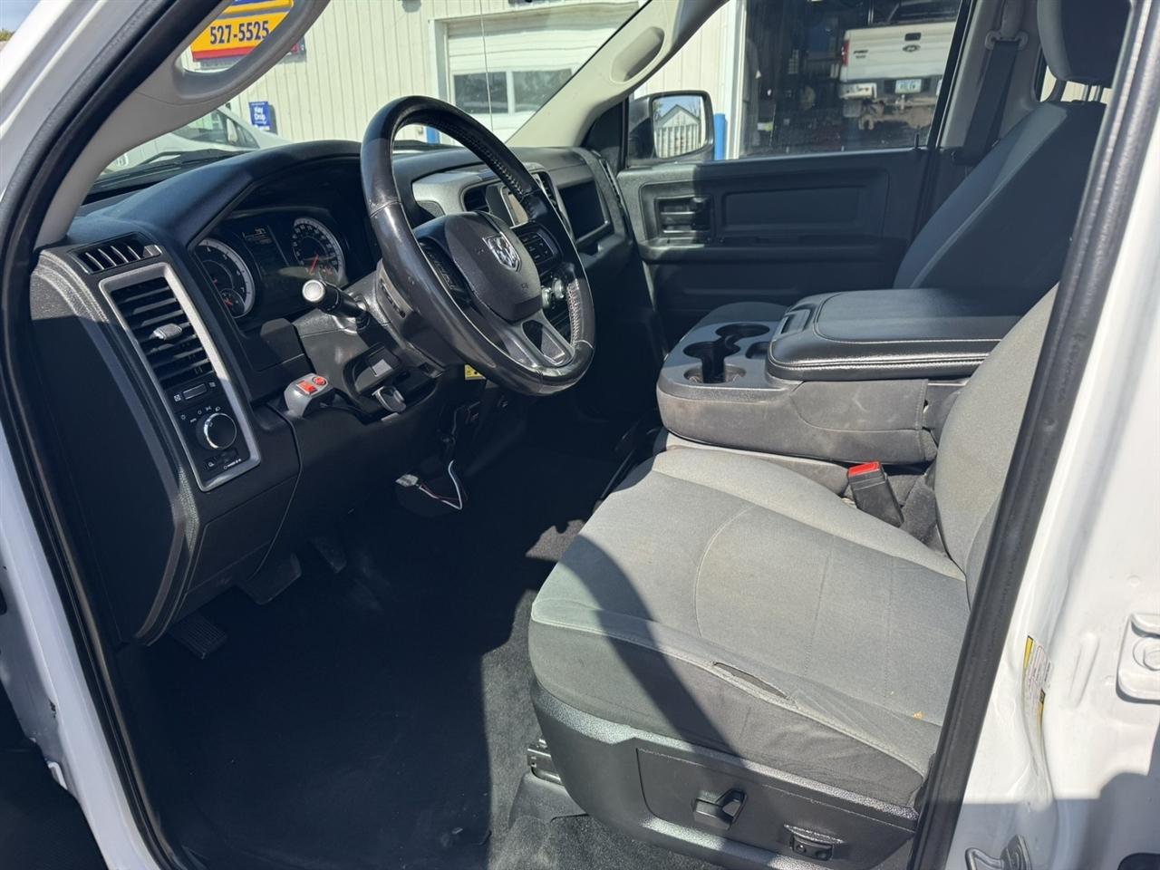 RAM 1500 Classic Tradesman Crew Cab SWB 4WD 2021