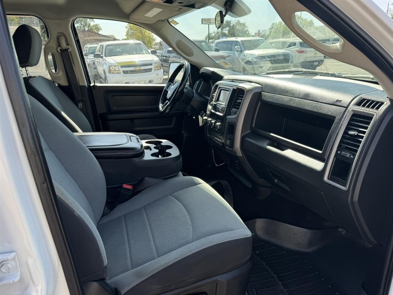 RAM 1500 Classic Tradesman Crew Cab SWB 4WD 2021