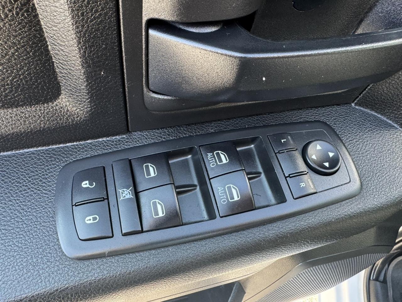 RAM 1500 Classic Tradesman Crew Cab SWB 4WD 2021