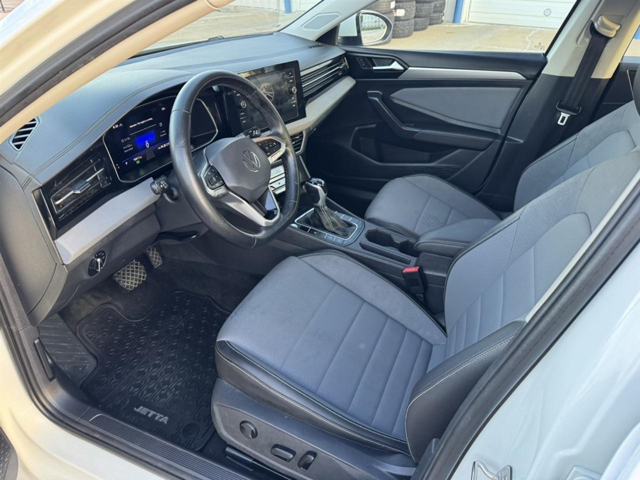 Volkswagen Jetta SE 2025