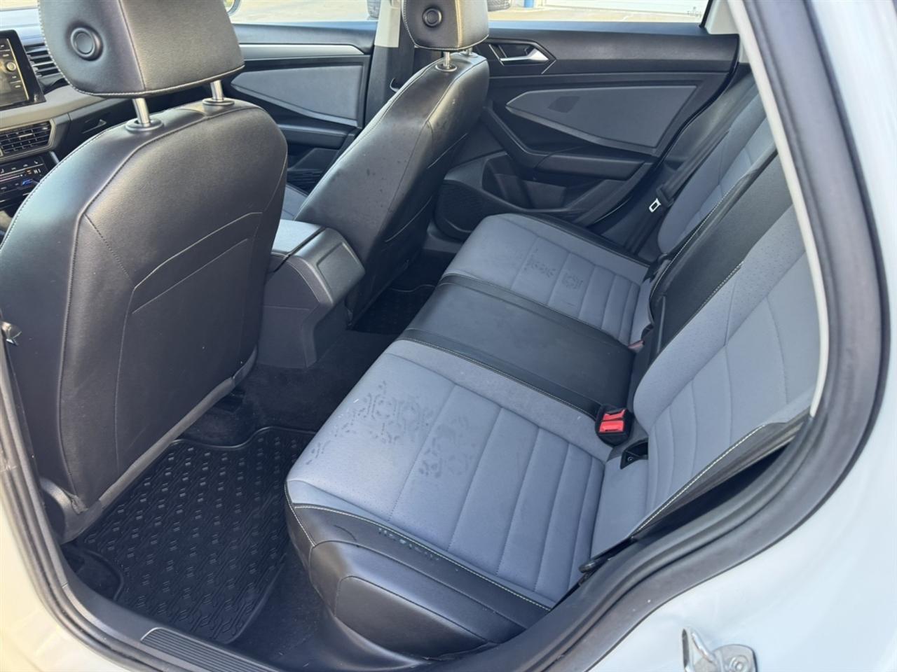 Volkswagen Jetta SE 2025