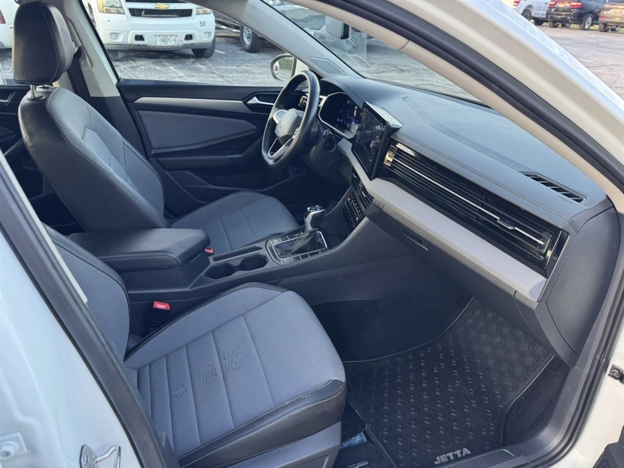 Volkswagen Jetta SE 2025