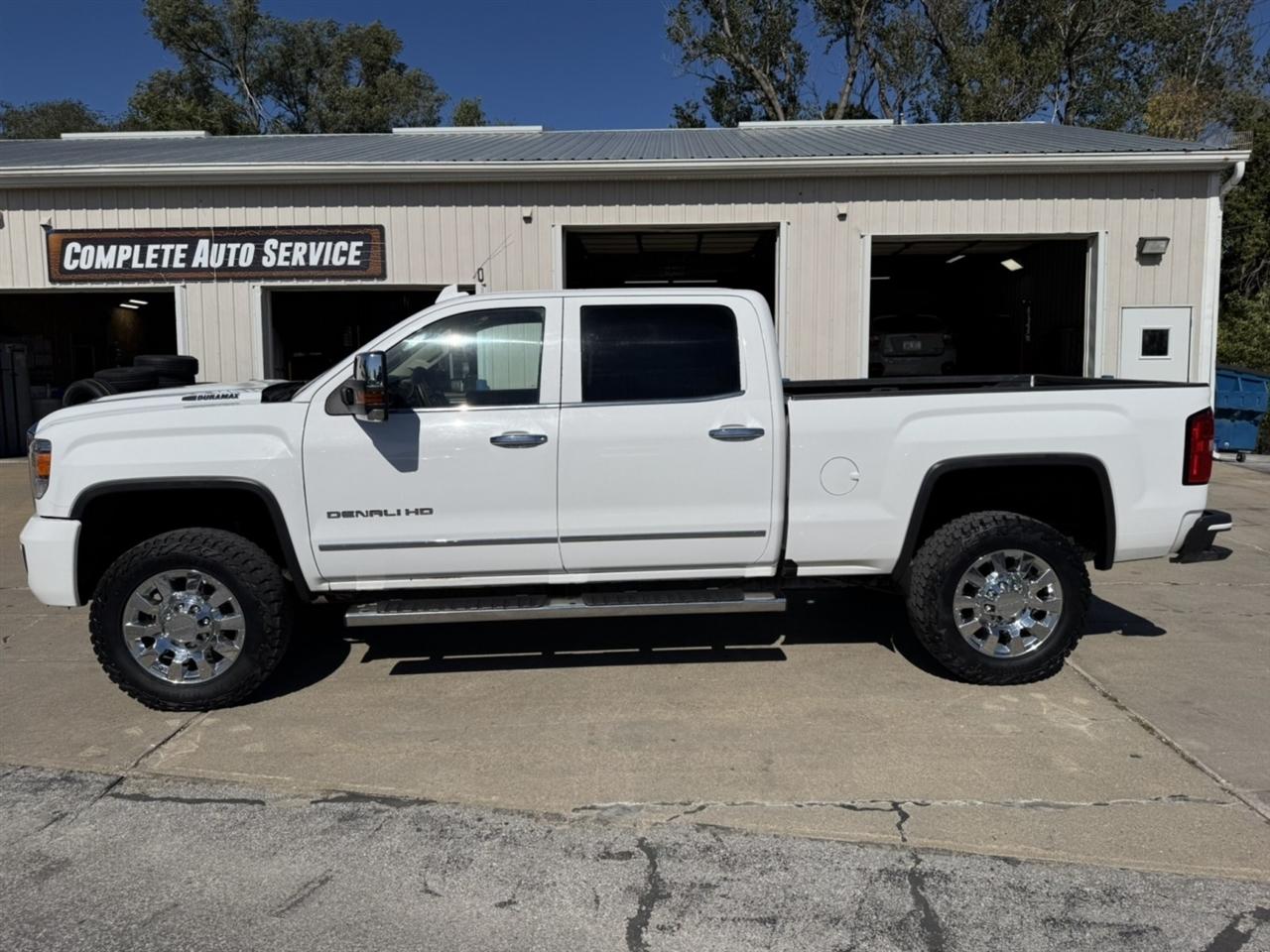 GMC Sierra 2500HD Denali Crew Cab 4WD 2018