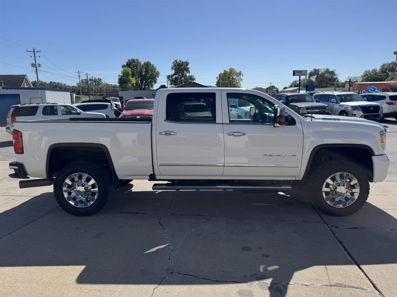 GMC Sierra 2500HD Denali Crew Cab 4WD 2018