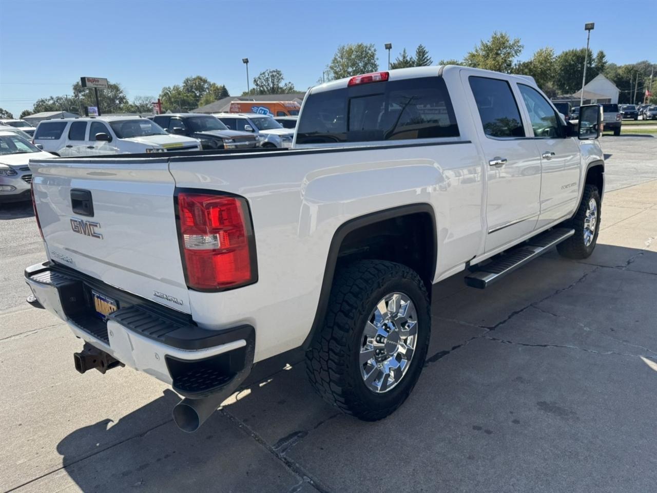 GMC Sierra 2500HD Denali Crew Cab 4WD 2018