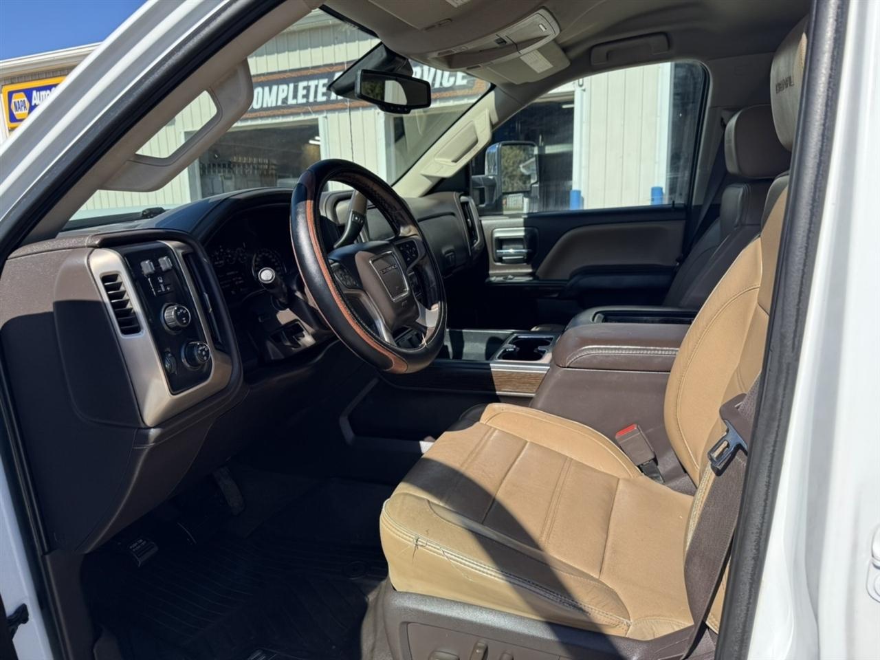 GMC Sierra 2500HD Denali Crew Cab 4WD 2018
