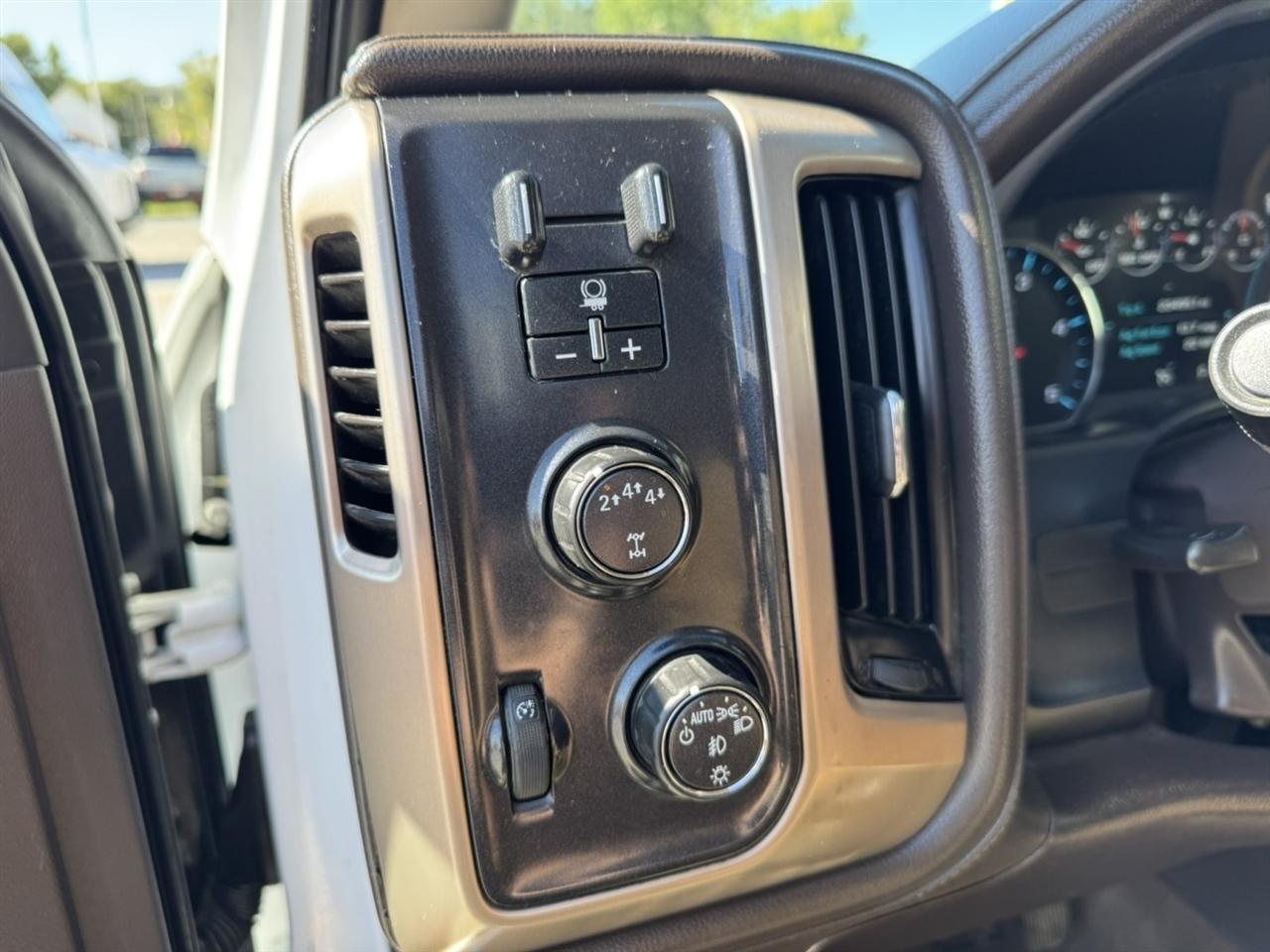 GMC Sierra 2500HD Denali Crew Cab 4WD 2018