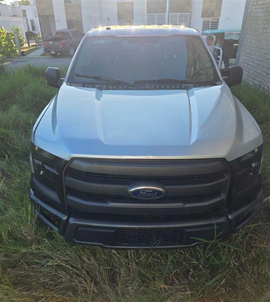 Ford F-150 photo 2