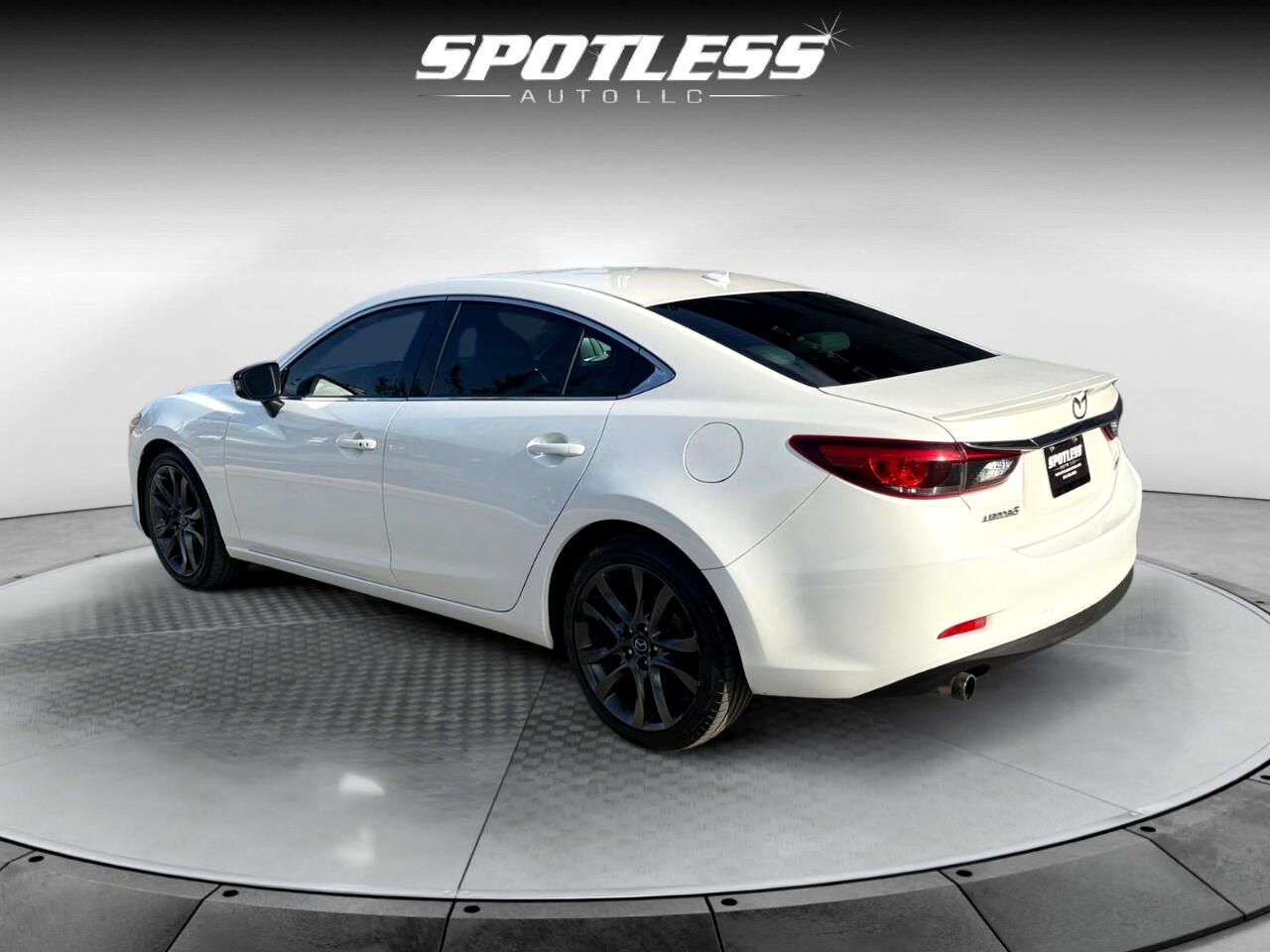 2016 Mazda Mazda6 Grand Touring photo 4