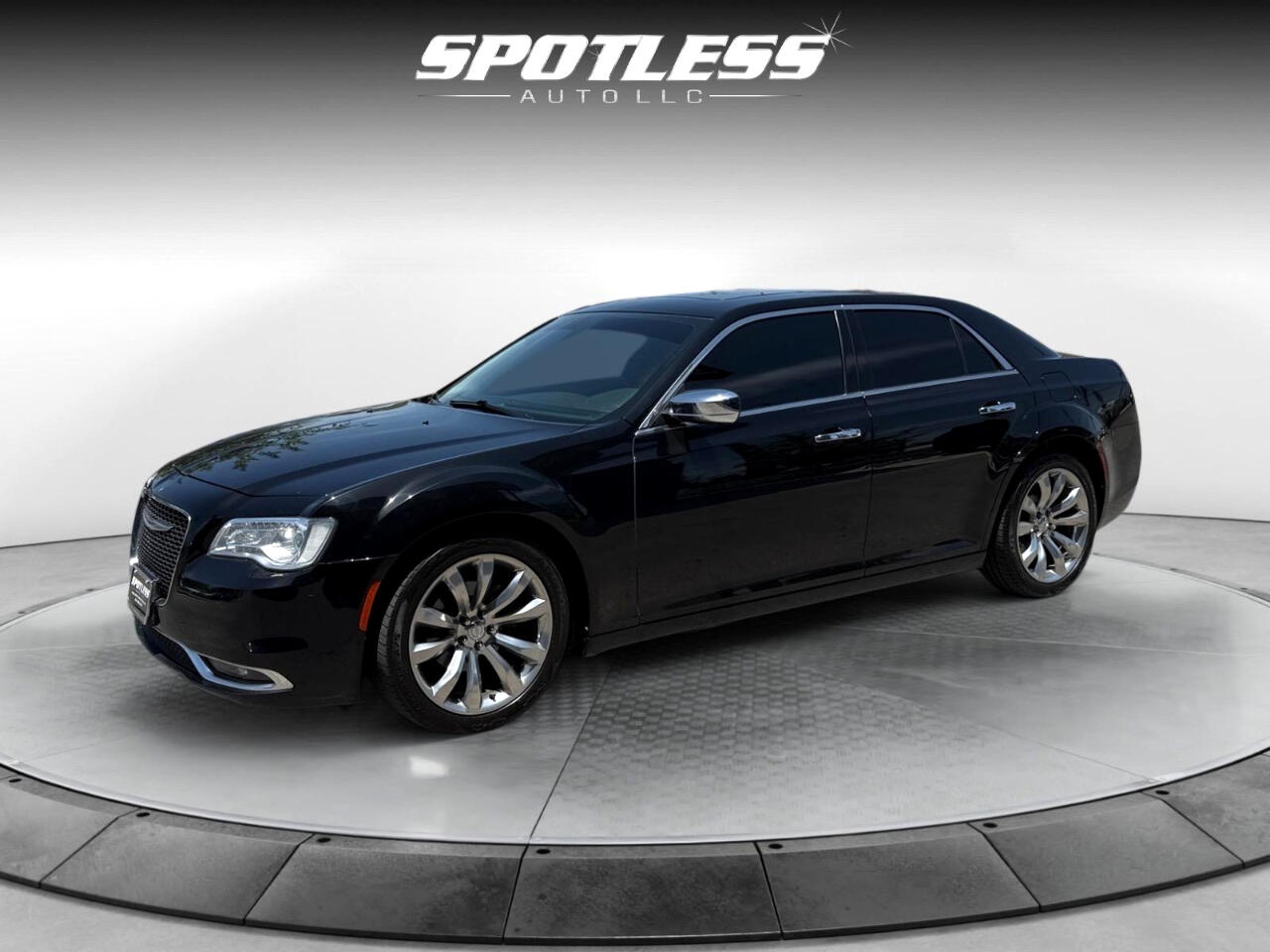 2020 Chrysler 300 Limited photo 2