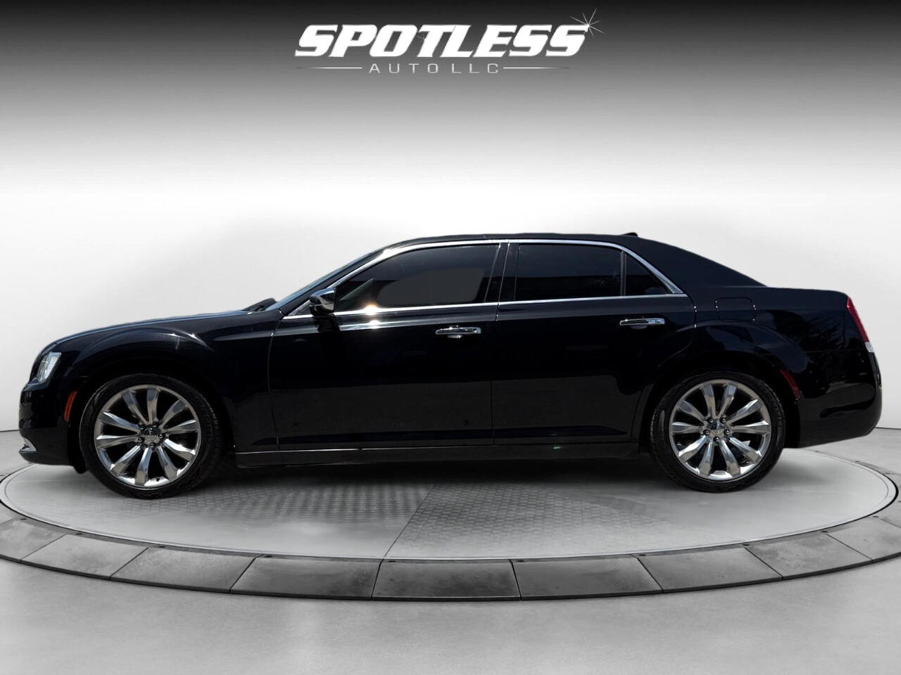 2020 Chrysler 300 Limited photo 3