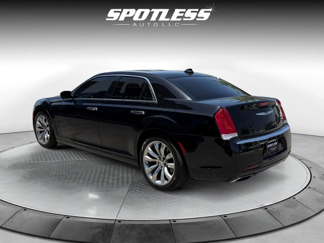 2020 Chrysler 300 Limited photo 4