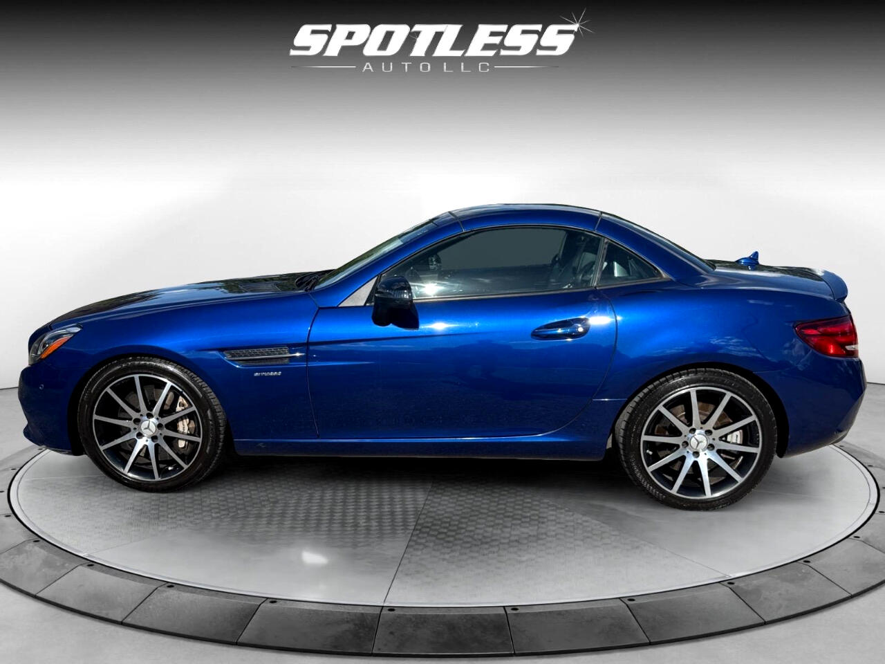 2017 Mercedes Benz SLC AMG 43 photo 3