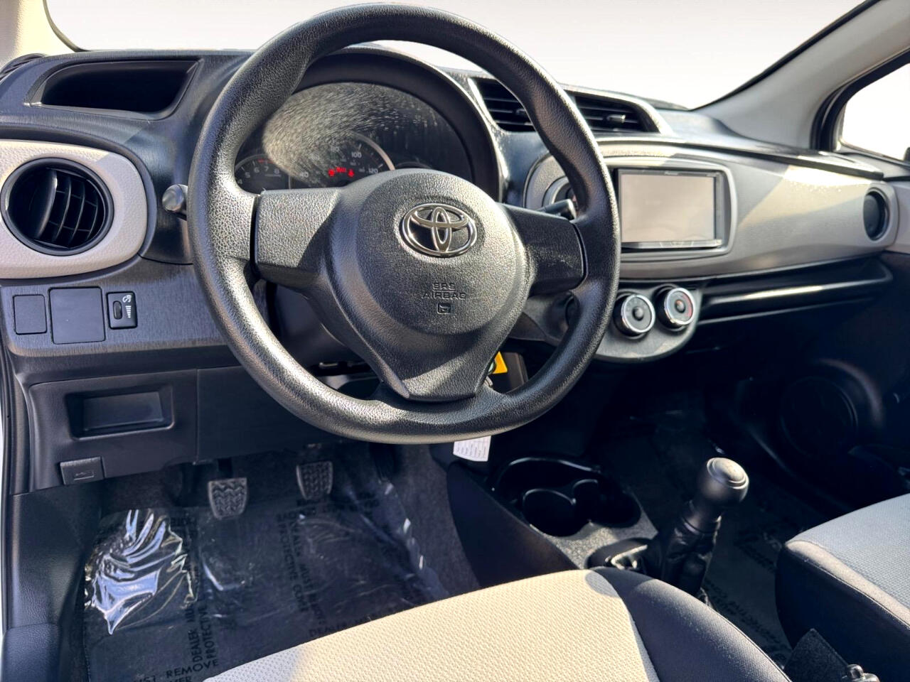 2012 Toyota Yaris LE photo 17