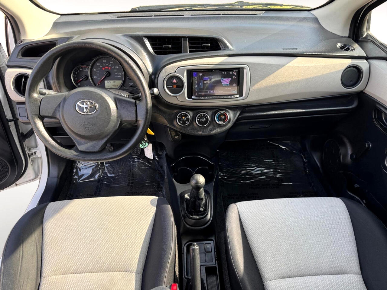 2012 Toyota Yaris LE photo 19