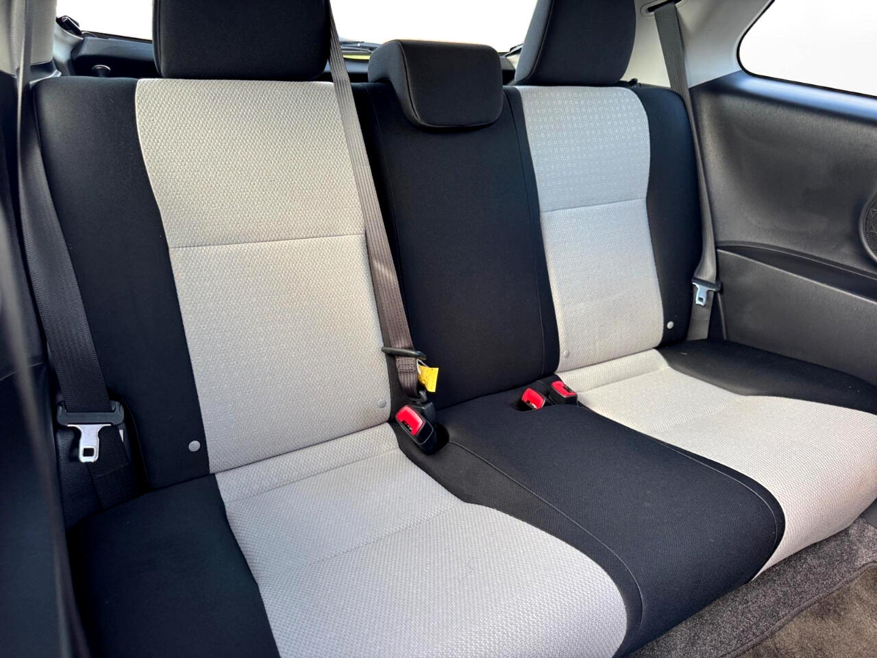 2012 Toyota Yaris LE photo 20