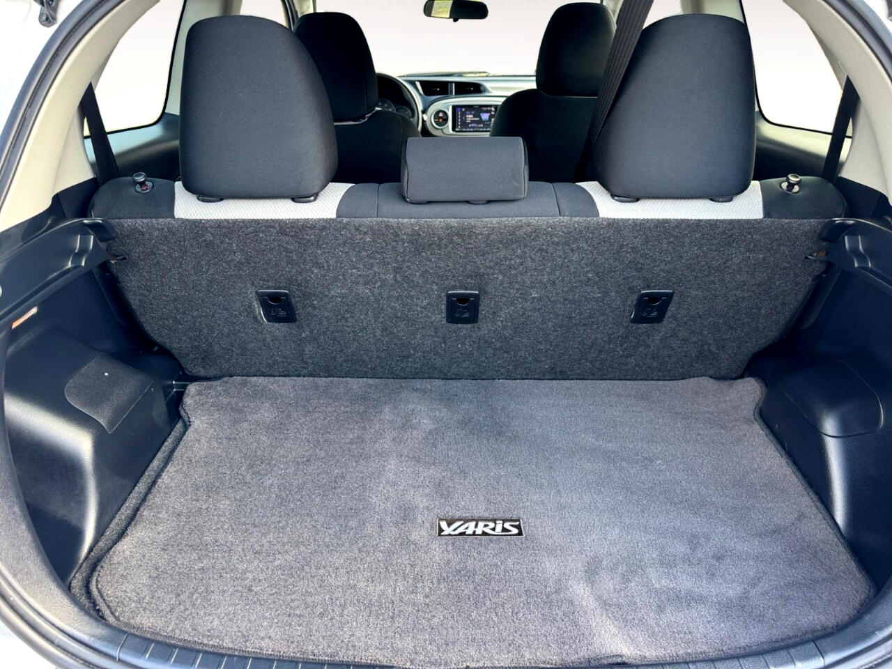 2012 Toyota Yaris LE photo 22