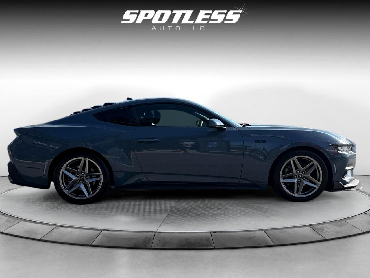 2024 Ford Mustang EcoBoost photo 7