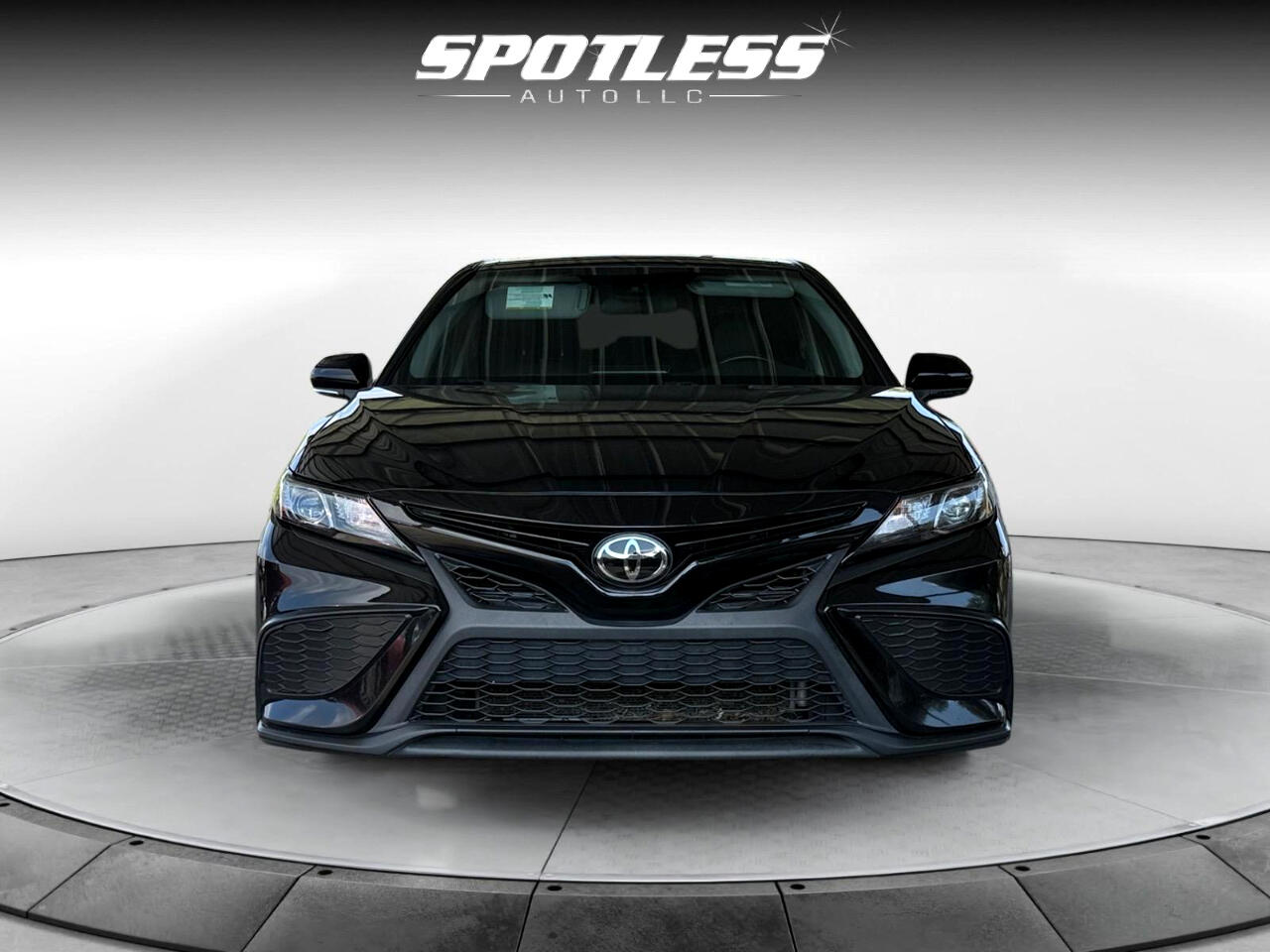 2023 Toyota Camry SE photo 4