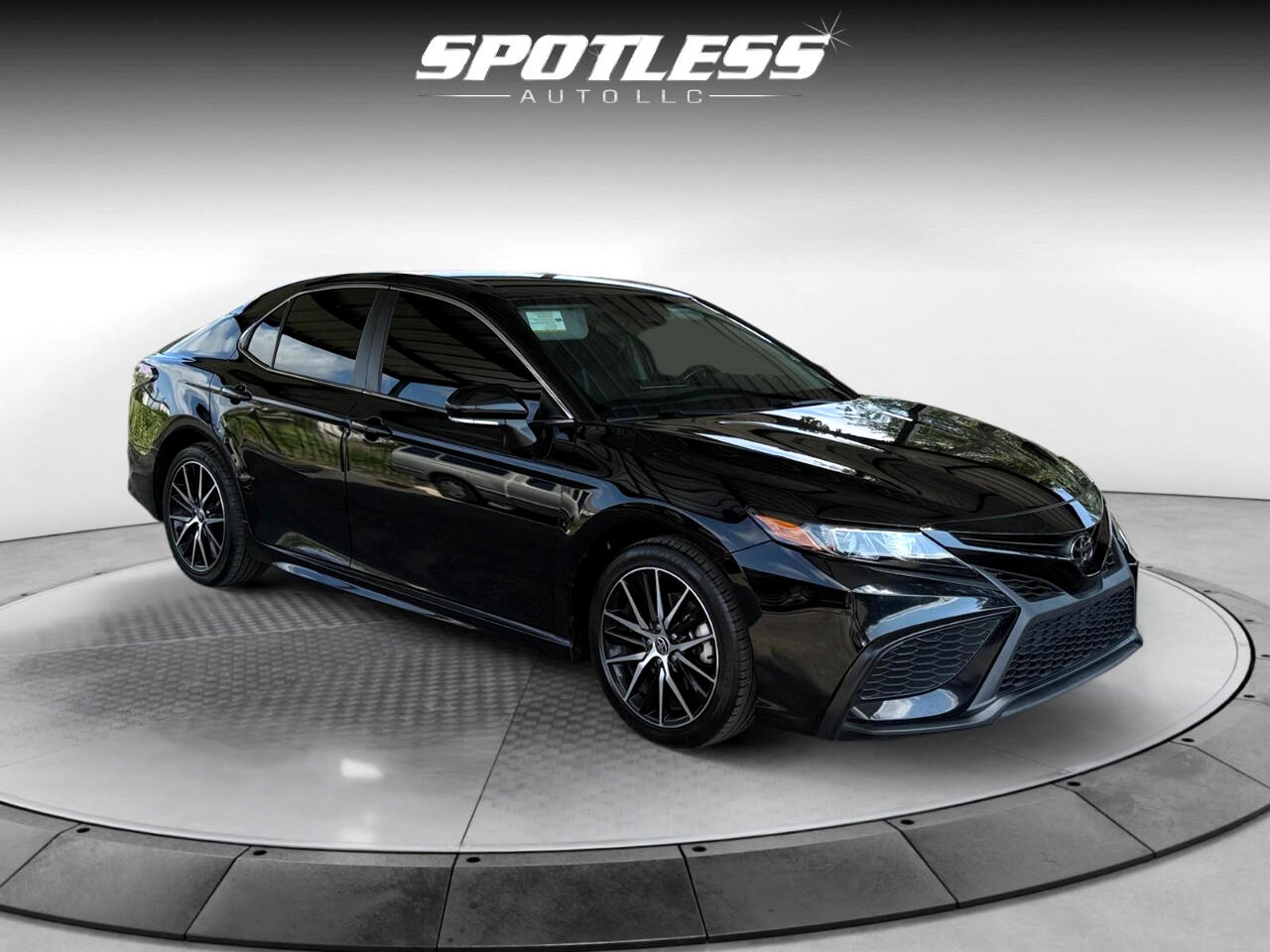 2023 Toyota Camry SE photo 6