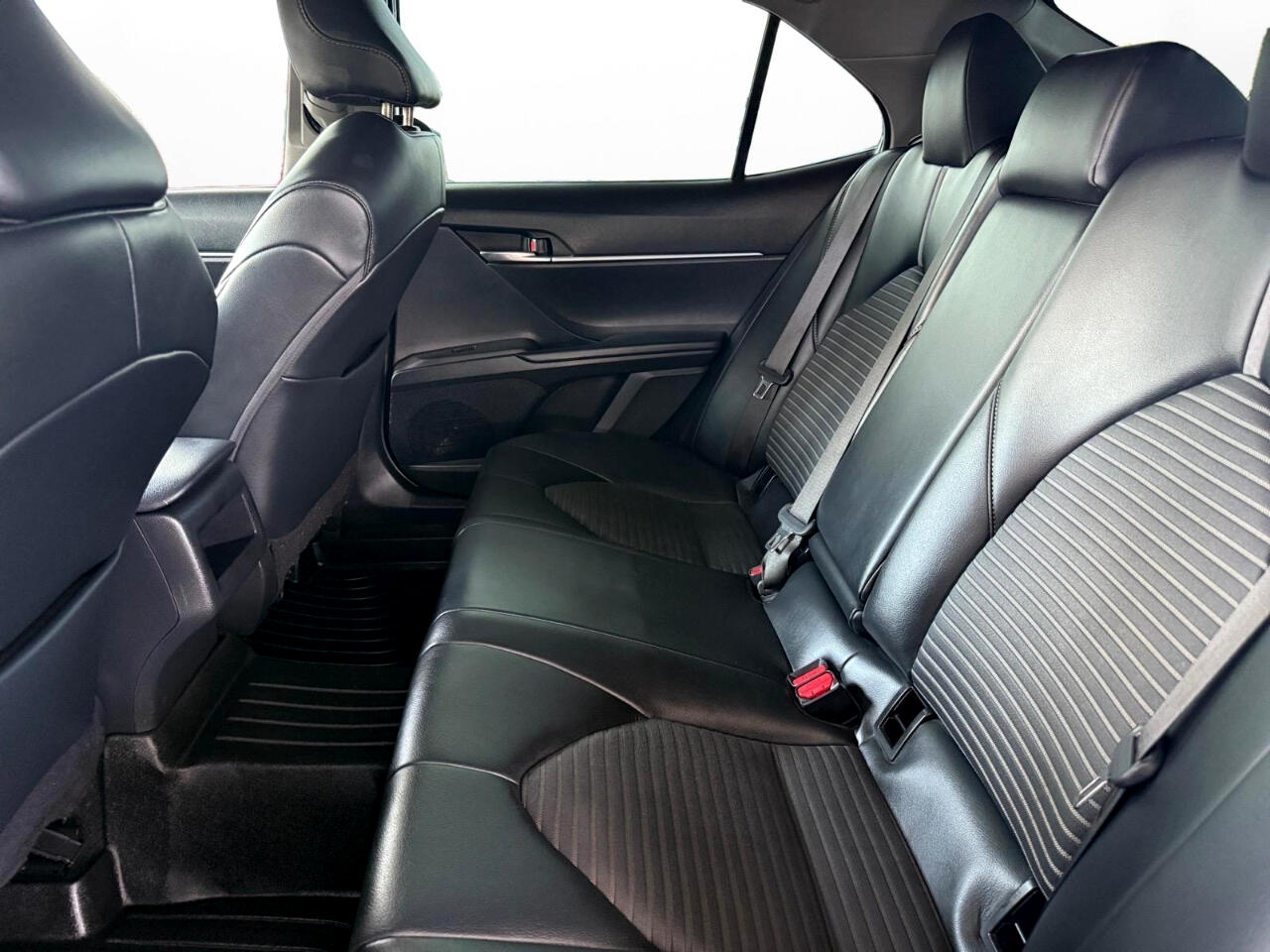2023 Toyota Camry SE photo 17