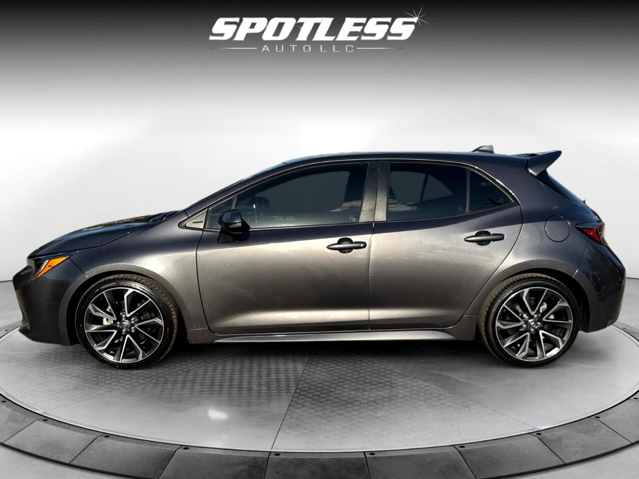 2022 Toyota Corolla XSE photo 2
